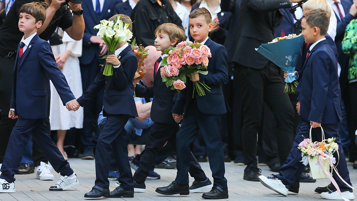 Флорист назвала удачные варианты цветовой гаммы для букетов на 1 сентября