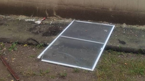 Ребенок выпал из окна первого этажа на юго-западе Москвы