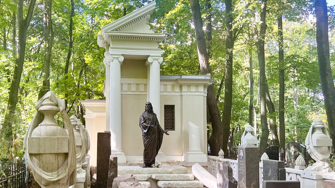 Реставрация усыпальницы семейства Кноп завершилась на Введенском кладбище 