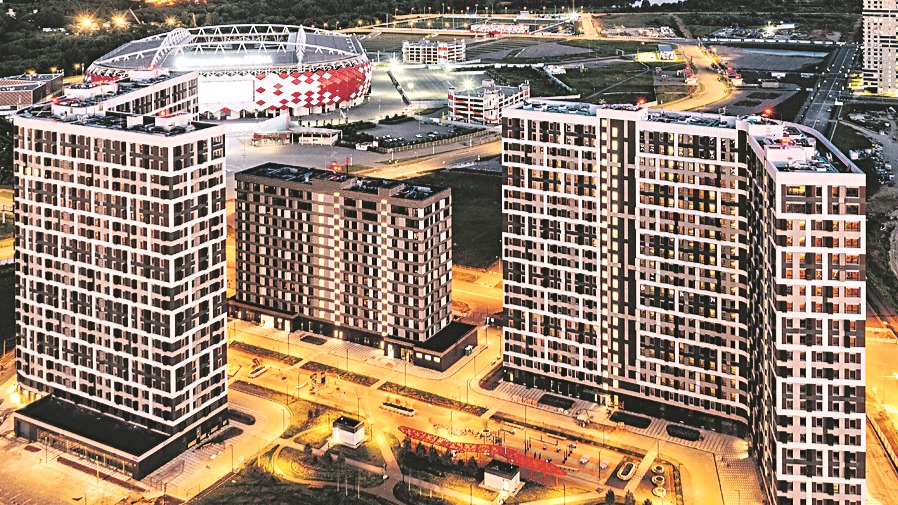 Вечерний вид на новый апарт-комплекс в Покровском-Стрешневе