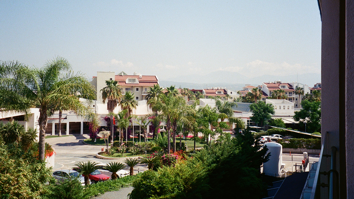 Туриста из России обнаружили мертвым в беседке отеля в Анталье