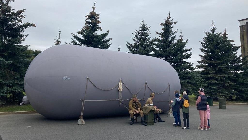 Аэростат появился около Музея Победы