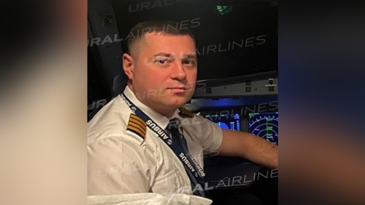 Потомственный пилот: что известно о командире, посадившем лайнер на грунт
