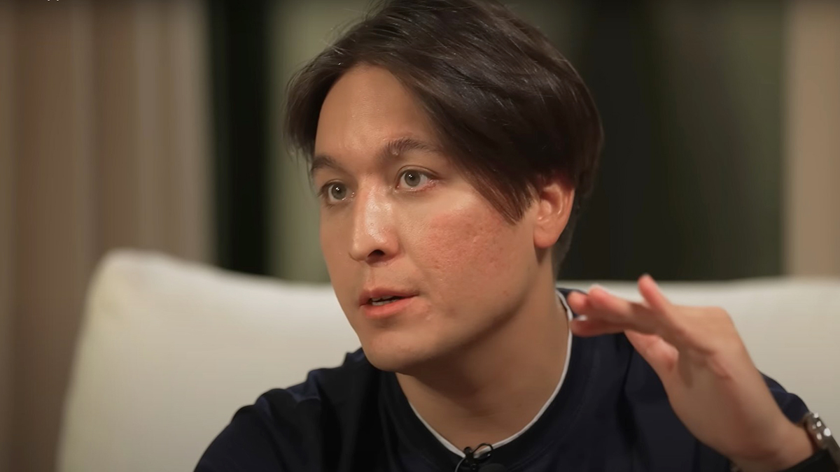 «Пропали вены и пульс»: Хайдаров спас жизнь пассажирке рейса Дубай — Москва