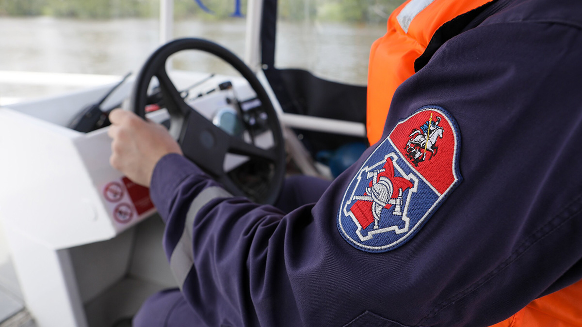 Упавшего в Москву-реку мужчину спасли в районе Даниловской набережной