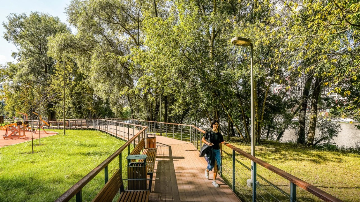 Сергей Собянин рассказал, как преображаются территории у станций БКЛ