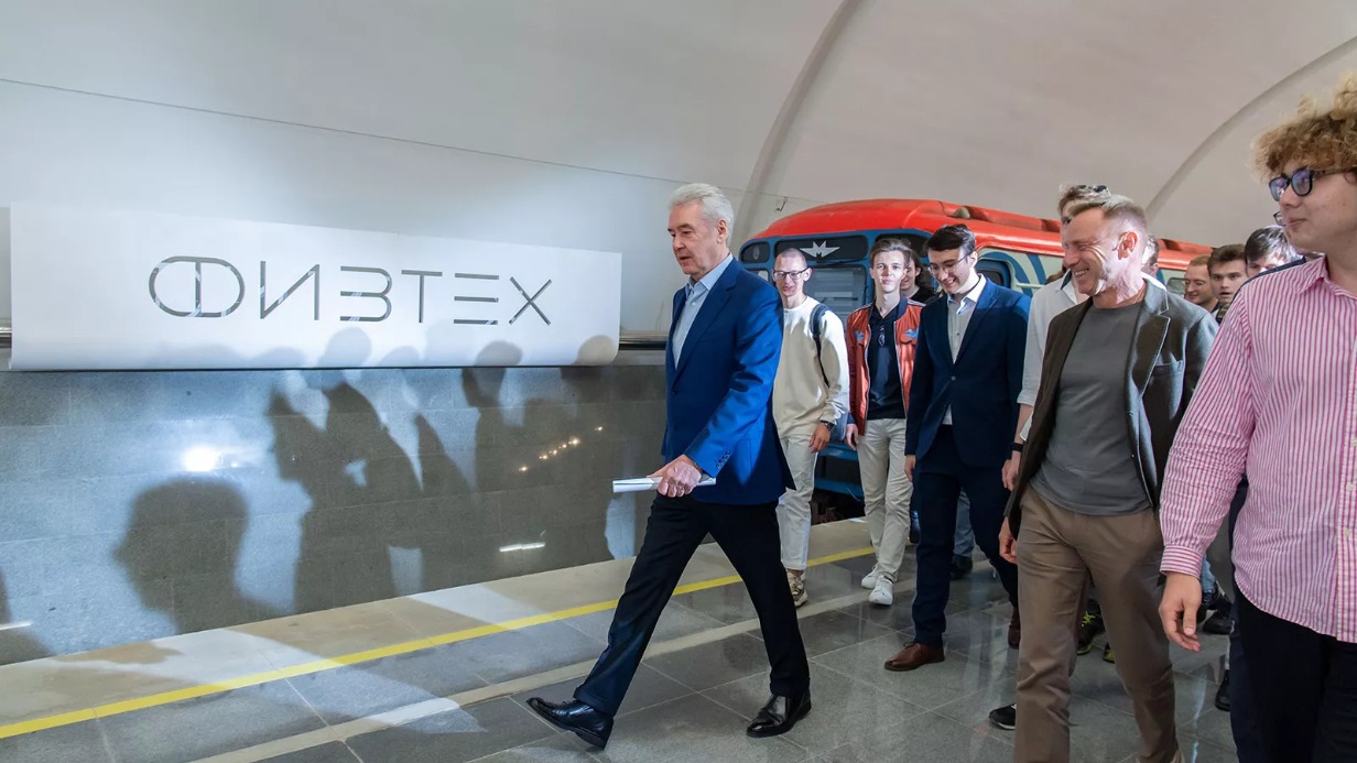 Собянин рассказал об итогах первой недели работы новых станций салатовой линии метро