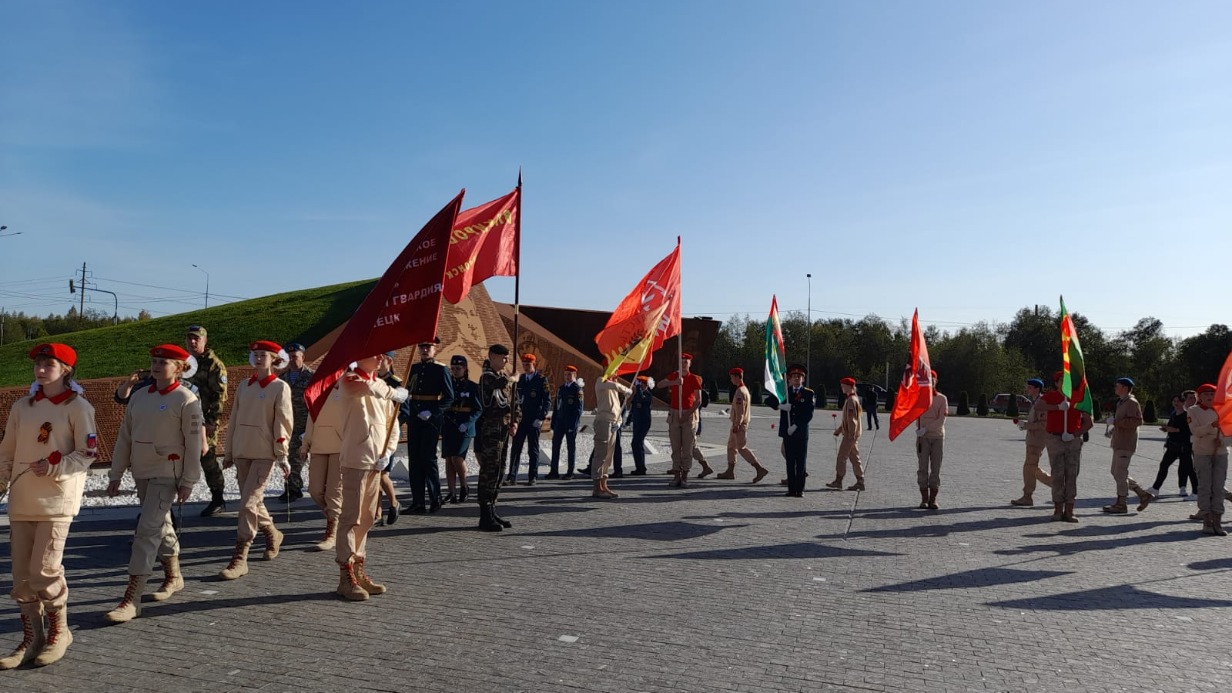 Слет часовых Постов Памяти стартовал у Ржевского мемориала Советскому солдату
