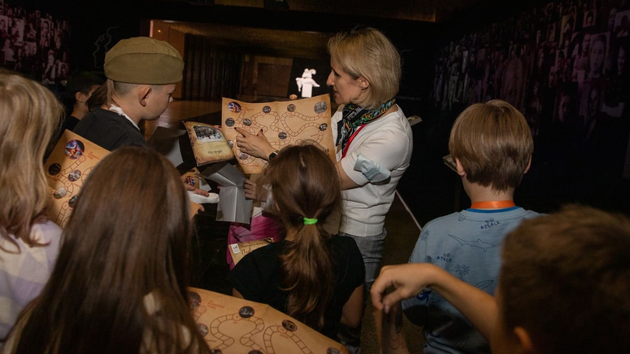 Музей Победы подготовил бесплатную акцию и большую программу ко Дню учителя