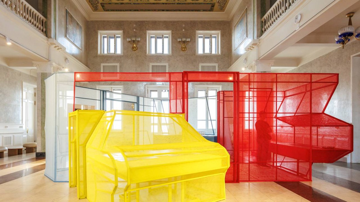 Музей транспорта Москвы представил новую инсталляцию «Двери открываются»