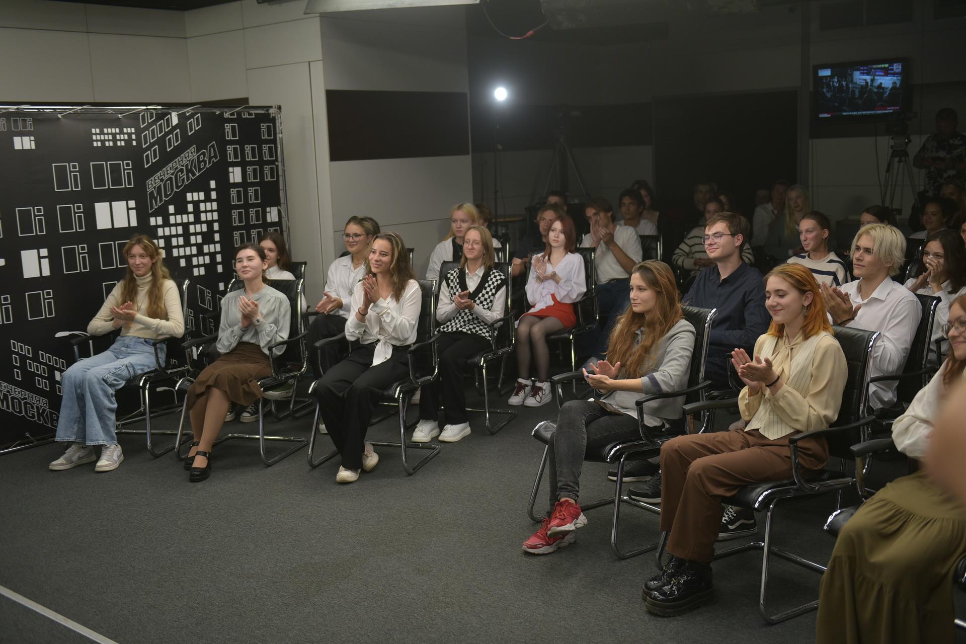 Выполненное практическое задание по теме: «Работа в кадре. Как подружиться с видеокамерой и работать с видеоформатами». Полина Дергачева 