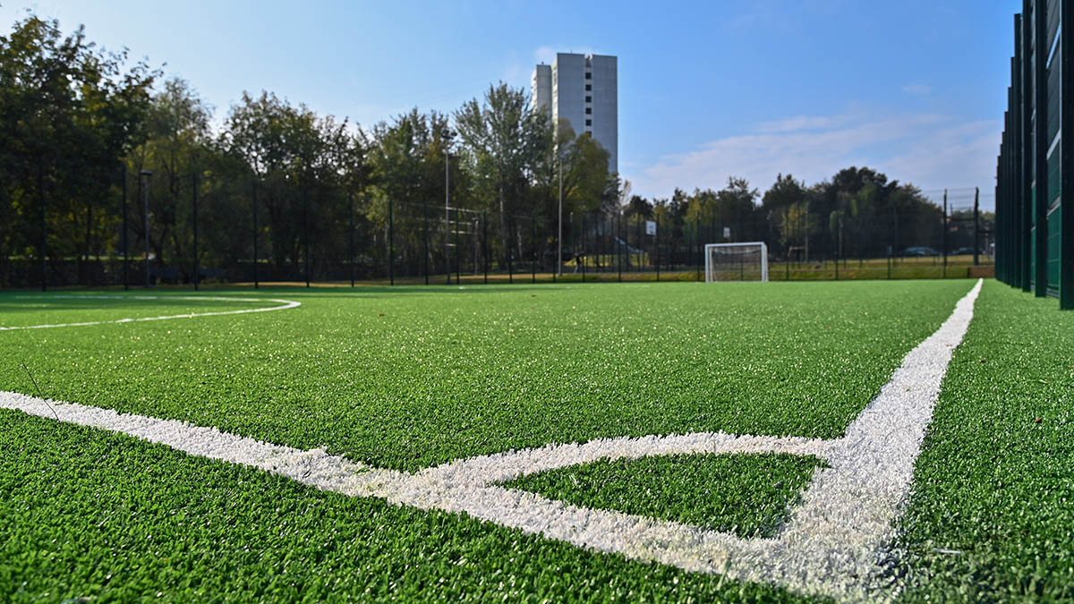 Футбольные ворота упали на школьника и проломили ему голову в Солнечногорске