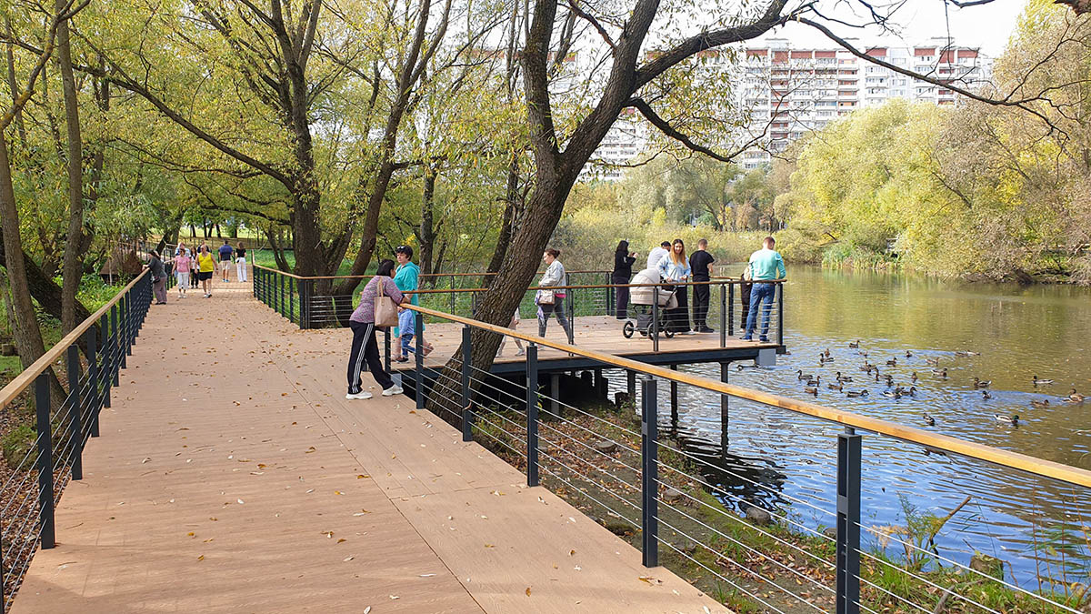 Директор парка «Яуза» Сапронов провел встречу с учениками театра «Тодес»