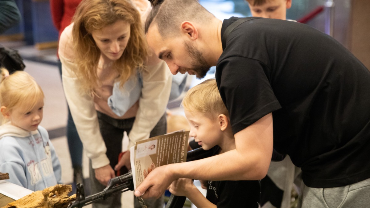 Папы с детьми смогут посетить Музей Победы бесплатно в День отца