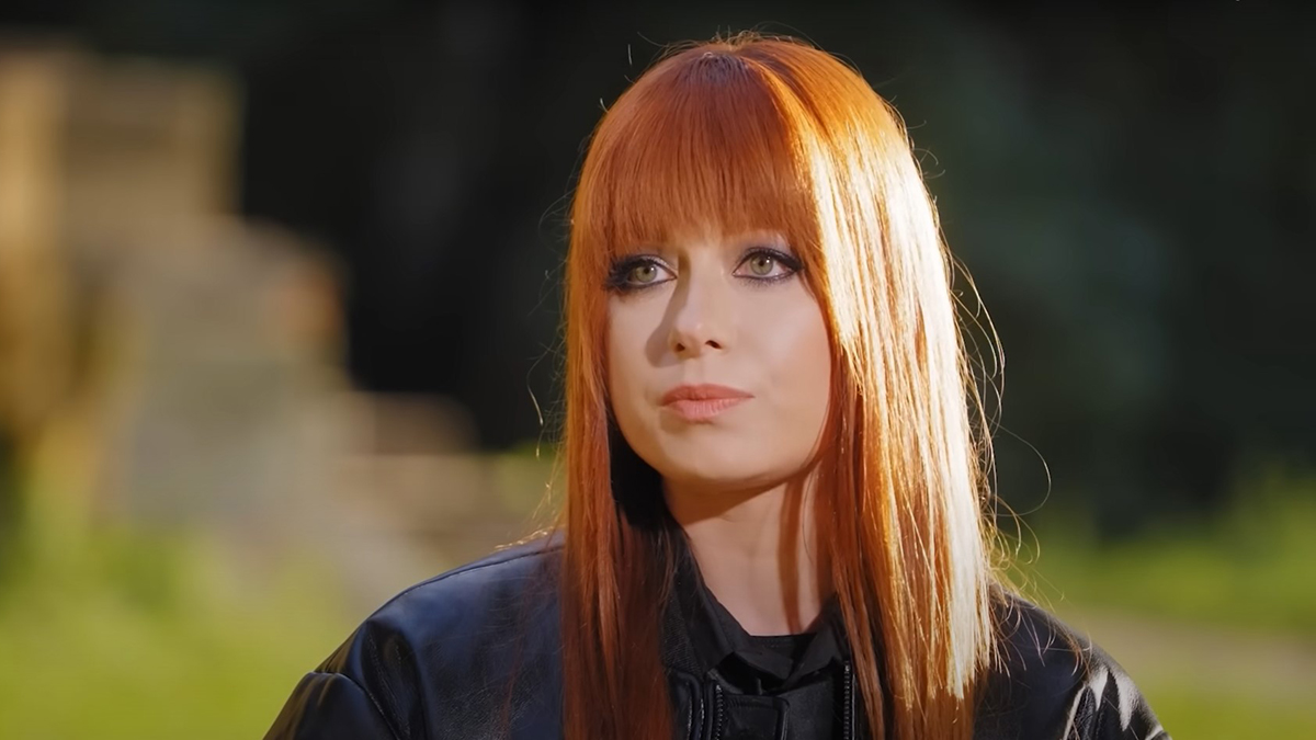 «Видела, как это происходит»: Савичева рассказала об отношениях Петрова с женой