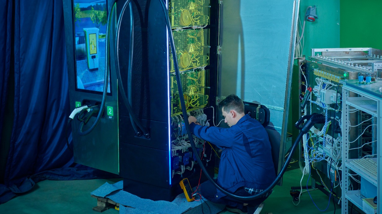 Владислав Овчинский: В Москве создали мультисервисную стойку