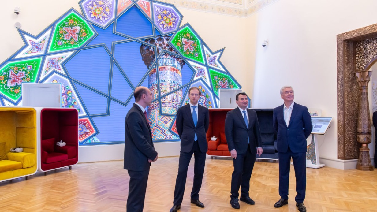 Собянин открыл обновленный павильон Республики Узбекистан на ВДНХ