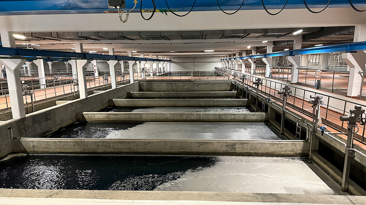 Два человека отравились на станции водоподготовки на западе Москвы