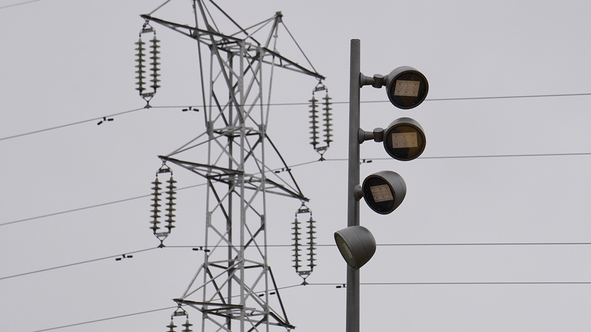 Около 5,5 тысячи энергоэффективных светильников установили в столичные фонари в этом году