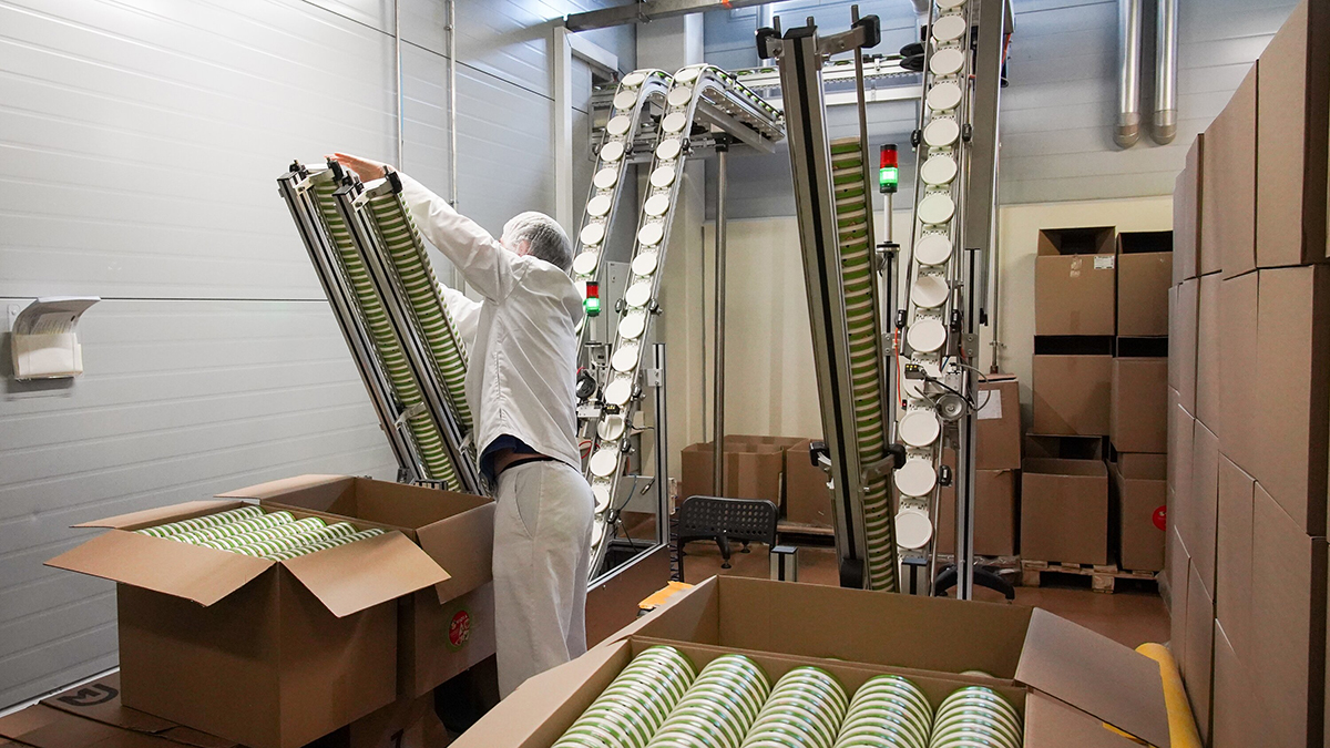 В Белоруссии признали опасной продукцией «Орешек» и «Картошку» из России