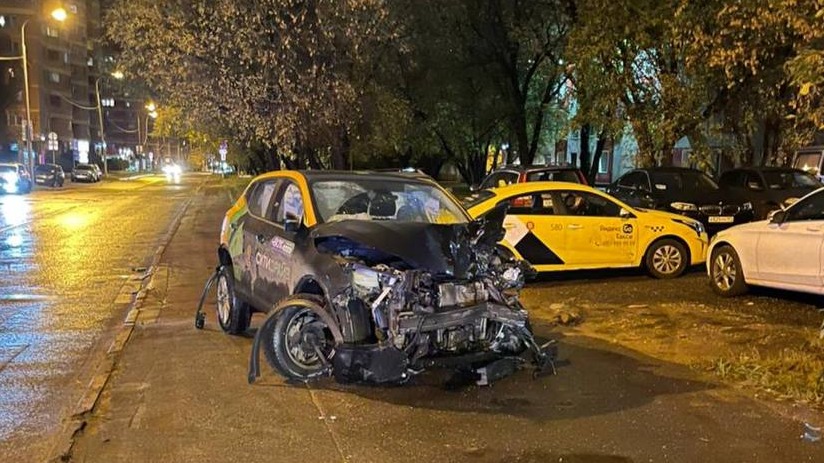 Два человека пострадали в ДТП на Карамышевской набережной