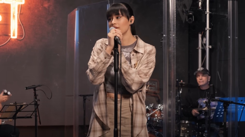 «Были побои, голод»: певица Анкудинова рассказала о неблагополучном детстве 