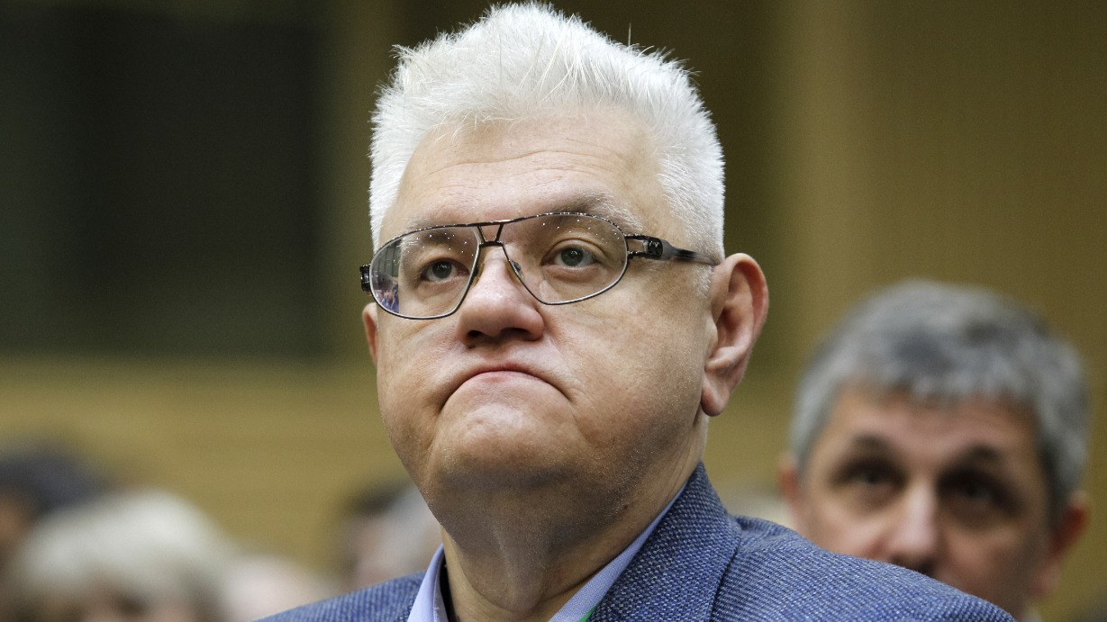 «Потеряли связь»: Жигунов поделился воспоминаниями о скончавшемся шоумене Сивохо