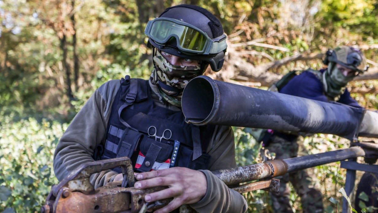 Подставлю плечо товарищу