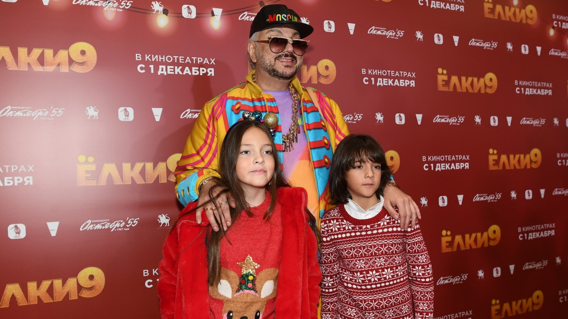 Певец Филипп Киркоров с 11-летней дочерью Аллой-Викторией (слева) и 11- летним сыном Мартином 