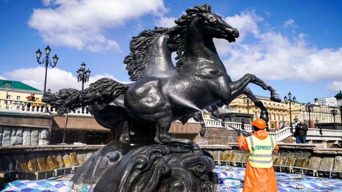 Фонтанный комплекс на Манежной площади подготовили к зиме