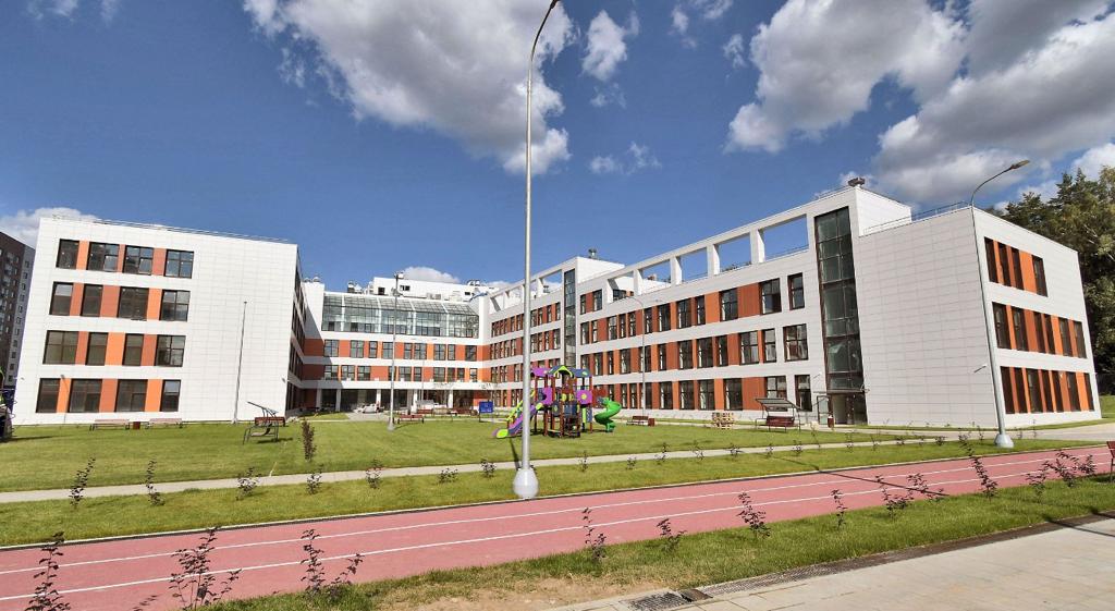 Школа в Ватутинках