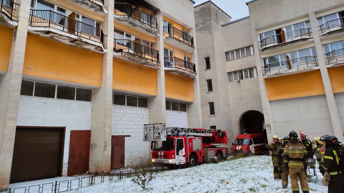 Прокуратура устанавливает причины пожара в гостинице на юго-западе Москвы