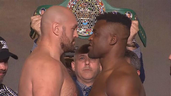 Чемпион мира по боксу Тайсон Фьюри победил экс-чемпиона UFC Фрэнсиса Нганну