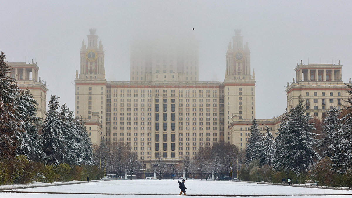 Жителей столичного региона предупредили о плохой видимости до утра 25 декабря