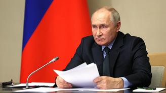 Путин предположил, что Украиной управляют инопланетяне