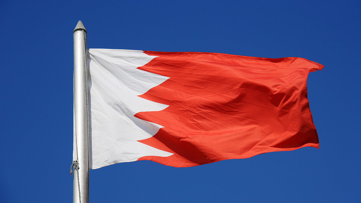 Сильный пожар начался на военной базе США в Бахрейне после удара Ирана