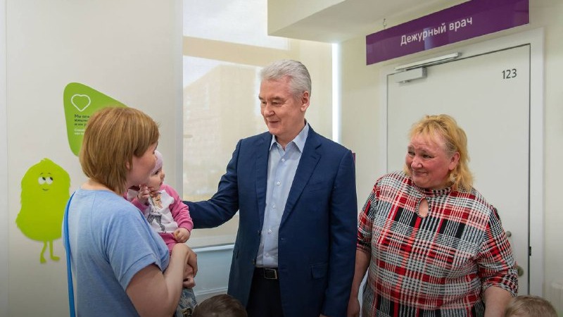 Собянин: С начала года в ТиНАО построили 10 школ и 14 детсадов