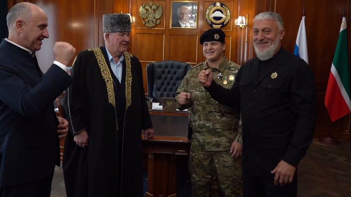 Сыну Кадырова Адаму вручили орден за укрепление исламских ценностей