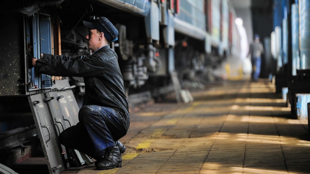 Пригородные поезда в Москве подготовили к зимнему режиму работы