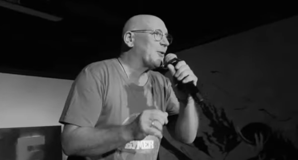 СМИ: Музыканта Кулинича избили две соседки