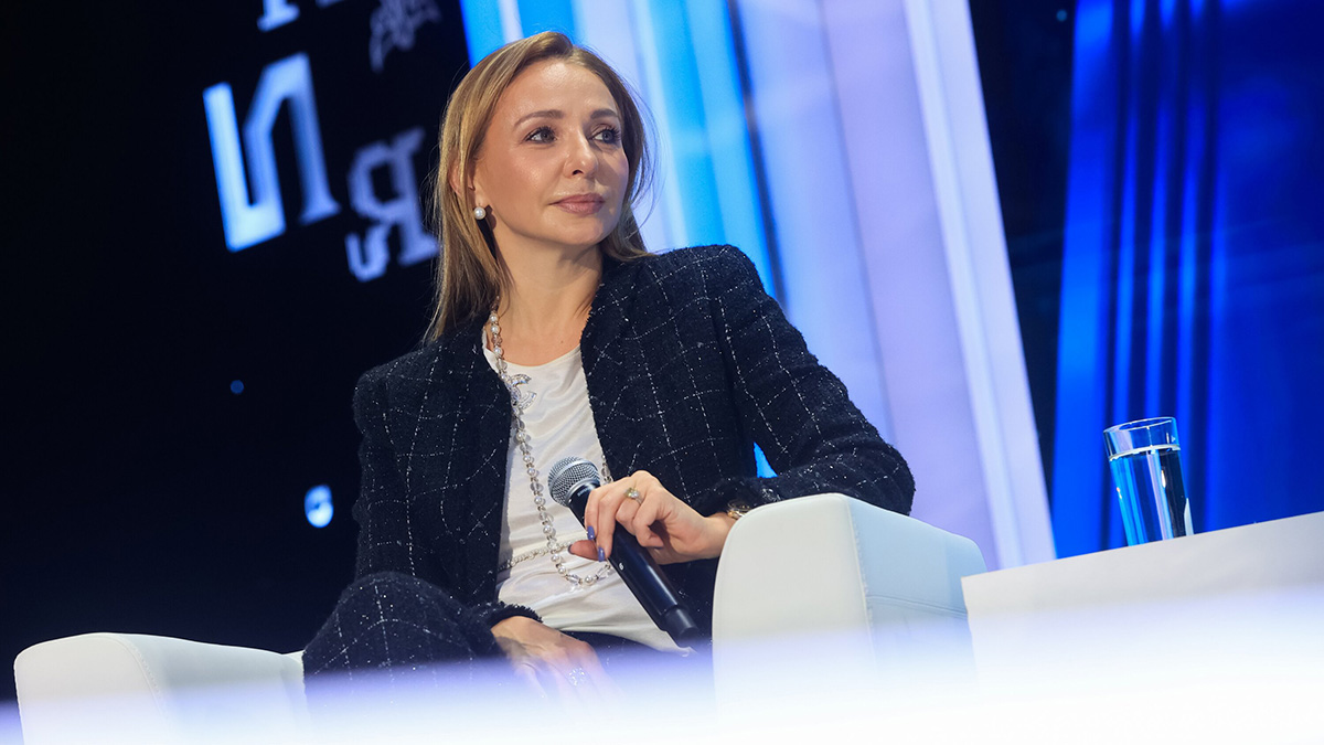 «Папа ругается»: Навка рассказала о плотном графике младшей дочери от Пескова