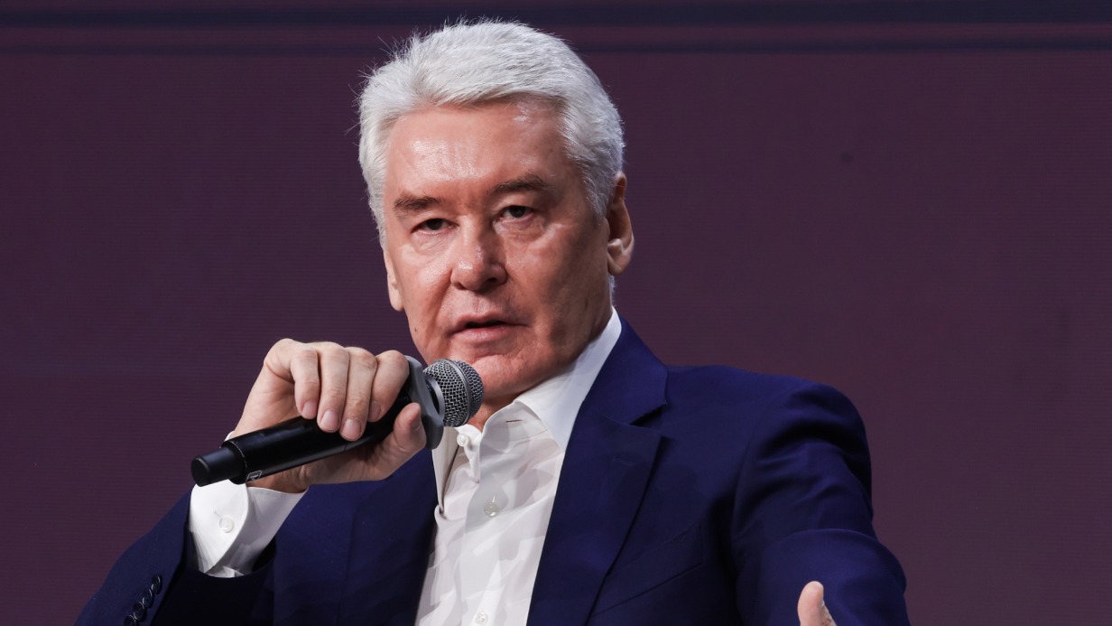 Мэр Москвы Сергей Собянин на панельной дискуссии форума инновационных финансовых технологий Finopolis рассказывает о внедрении искусственного интеллекта в здравоохранении, образовании и сфере безопасности столицы