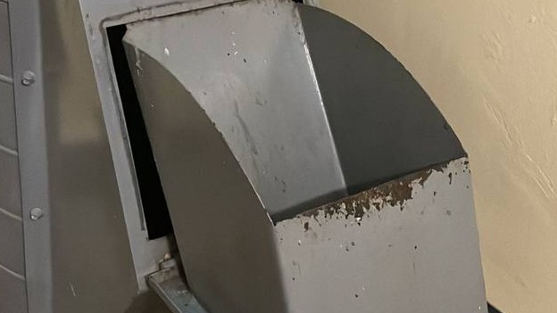 В отношении выкинувшей ребенка в мусоропровод матери возбудили уголовное дело