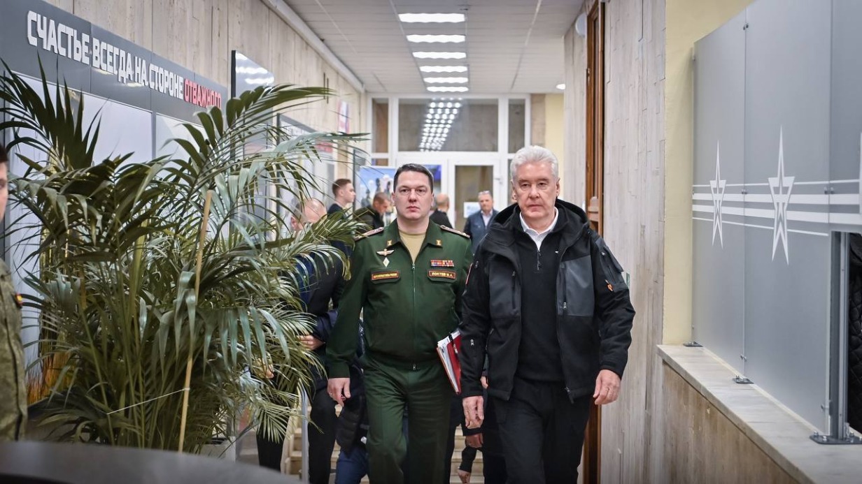 Собянин заявил о досрочном выполнении задания на 2023 год по контрактникам