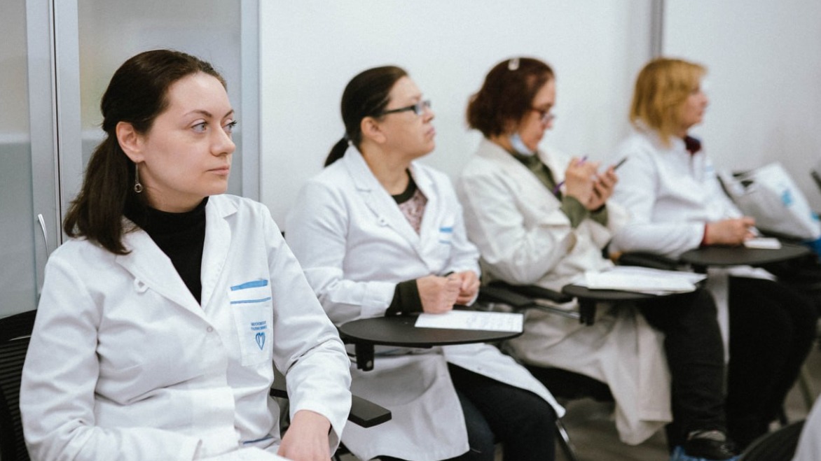 Собянин сообщил, как городские программы помогают врачам повышать квалификацию