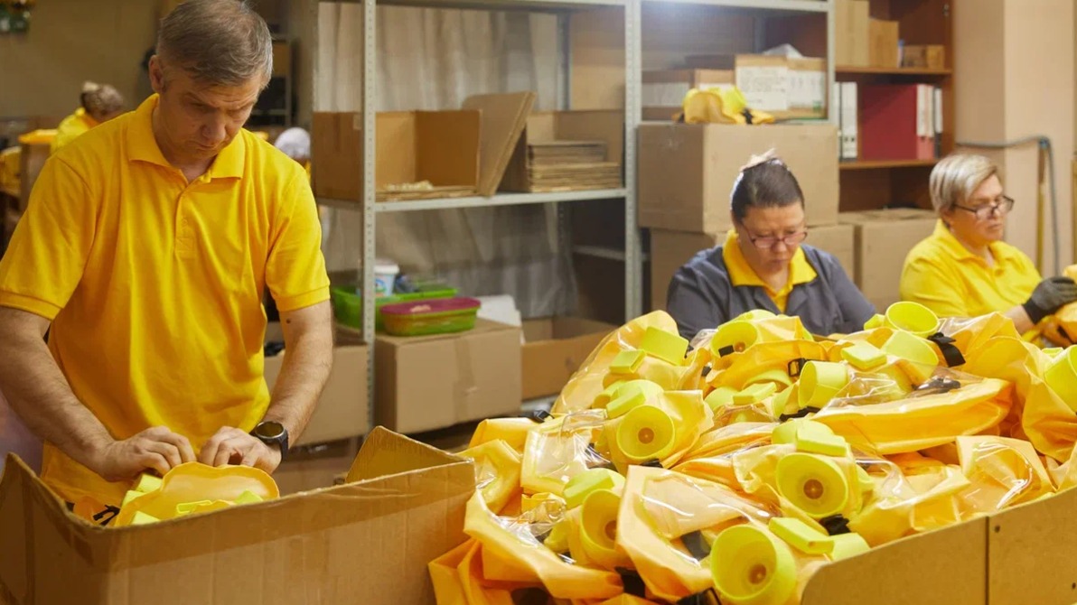 Московская компания стала выпускать на 45 процентов больше средств спасения и индивидуальной защиты