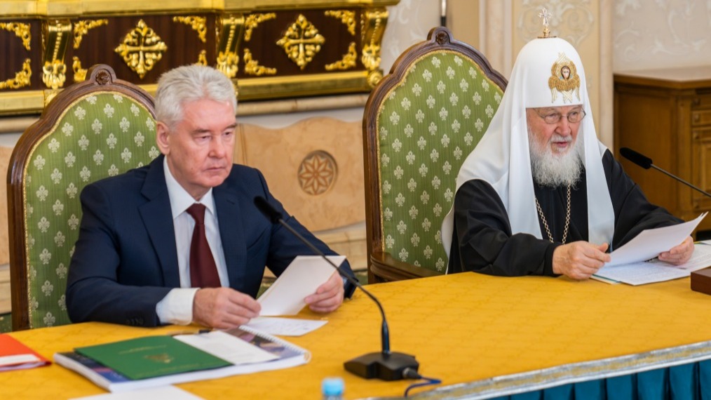 Собянин рассказал о строительстве храмов и поддержке добровольцев