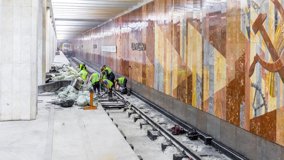 Шпалы на 100 станциях столичного метро заменили на виброгасящие блоки