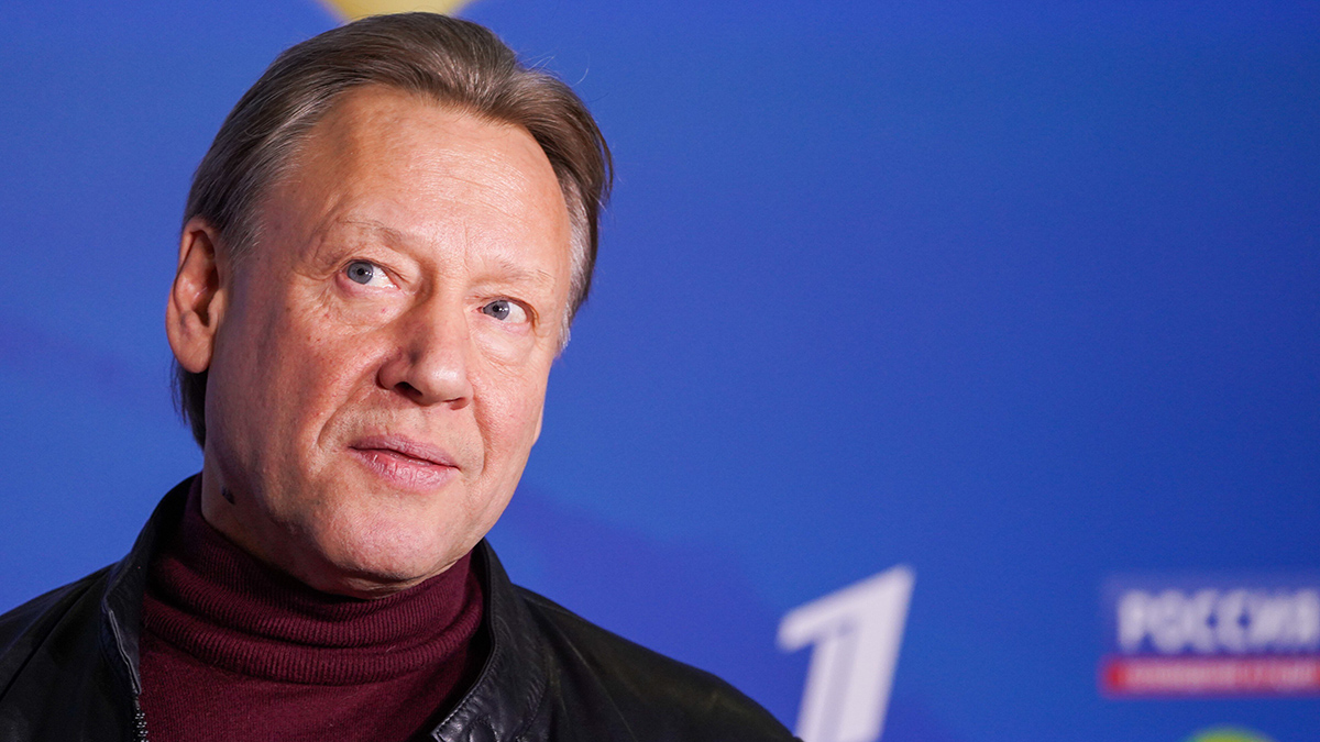 Актер Харатьян купил находящуюся в залоге машину и обратился в суд