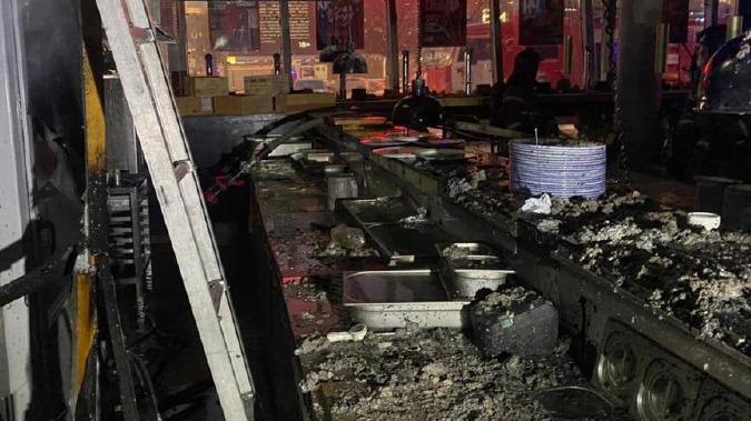 Прокуратура контролирует выяснение причин пожара в ресторане на Новом Арбате